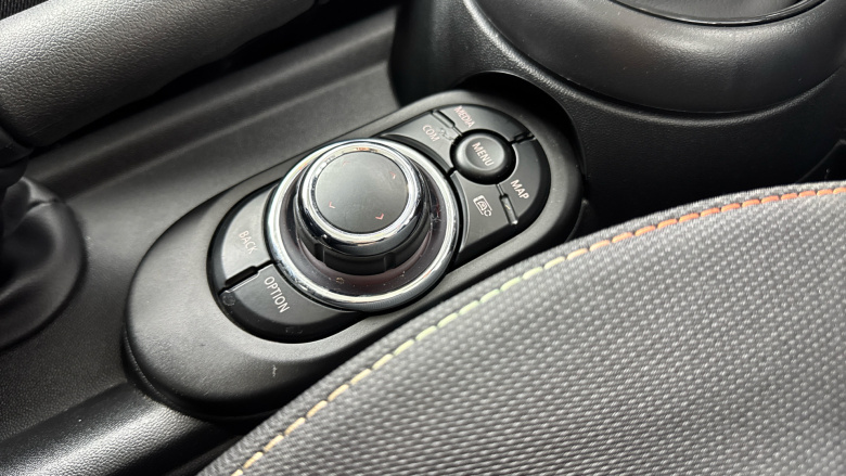 MINI Hatchback 1.5 Cooper Classic 3dr Auto Petrol Hatchback